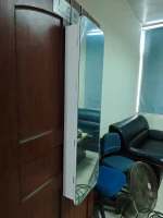 HOMCOM Schmuckspiegel mit LED-Licht, an Wand oder Tür montierbar, mit Schloss, Ganzkörperspiegel, 2 Schubladen, Weiß(m-7)