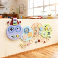 AIYAPLAY Jucărie de perete 7-în-1, xilofon, roți dințate, design omidă, MDF, 108 cm, colorat(m-5)