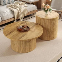 Set di 2 tavolini rotondi da salotto con pannelli a listelli verticali in legno e angoli arrotondati, 75x75x36 cm/50x50x50,5 cm, color legno(m-4)