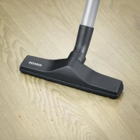 SEVERIN BC7035 Aspirateur avec sac, Capacité du sac microfibre a fermeture hygiénique : 2 L, Brosse soft sound + brosse parquet XL(m-4)