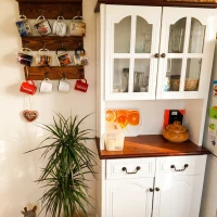 HOMCOM Szafka kuchenna z 2 szufladami, wysoki szafką z otwartą półką, szafka z witryną i funkcją Soft-Close do salonu, kuchni, 76 x 38 x 182 cm, biały(m-16)