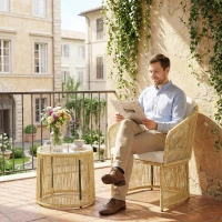 Outsunny Rattan-Bistro-Set, 3-teiliges Gartenmöbel-Set mit rundem Glastisch, Sesseln und Kissen, Cremeweiß(m-2)