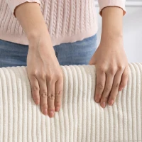 HOMCOM Pack de 4 Sillas de Comedor Respaldo Alto Tapizadas en Pana Asiento Acolchado Patas de Madera 44x56x90 cm Beige(m-10)