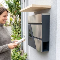 HOMCOM Caixa de Correio Exterior de Aço Inoxidável 13 L Caixa de Correio de Parede com Fechadura e 2 Chaves Suporte para Jornais Cinzento Escuro(m-9)