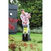 RYOBI - Broyeur de végétaux 2500 W - plateau porte-couteaux - capacité broyage 45 mm - ratio de broyage 10:1 - bac 40 L - RSH2545B(m-2)