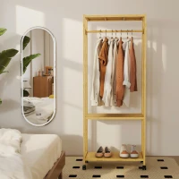 HOMCOM Cuier de Podea cu Bară și 4 Roți, Economisire Spațiu, Cuier din Bambus cu Rafturi Inferioare, pentru Dormitor, Hol, 70x35x175 cm, Lemn Natural(m-8)