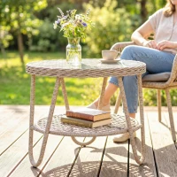Outsunny Table d'appoint en polyrattan 2 niveaux avec rangement, plateau en verre, pieds réglables 65 x 65 x 50 cm Jaune(m-2)
