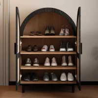 Mobile per scarpe con esterno arrotondato, ante traforate in rattan e 3 ripiani, 70x40x100 cm, Color Legno e Nero(m-1)