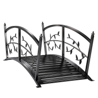 Outsunny Ponte da Giardino in Metallo 1,2 m, Ponte Decorativo per Stagni con Ringhiere di Sicurezza e Design a Foglie, Nero