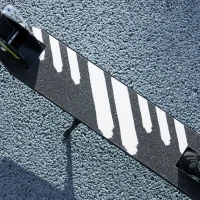 AIYAPLAY Patinete Plegable para Niños de 3-8 Años de 2 Ruedas con LED Luces Manillar de 4 Altura Ajustable Doble Frenos Negro(m-8)