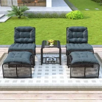 5-teiliges Outdoor Gartenmöbel-Set, Balkon-Loungeset mit 2 Stühlen, 2 Hockern und Glastisch, Schwarz+Grau(m-5)