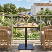 Outsunny Table d'appoint 70 x 70 cm résistante aux intempéries Table de jardin aspect bois Base large, Carrée Bois naturel(m-4)