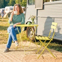 Outsunny 3-teiliges Garten Bistro Set Klappbar Bistrotisch mit 2 Stühlen Lamellen-Sitz Doppelt X-Beine Gelb(m-9)