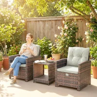Outsunny Set da Esterno in Rattan e Acciaio 5pz con 2 Pouf, 2 Sedie e Tavolino da Caffè a 2 Livelli, Marrone e Crema(m-9)