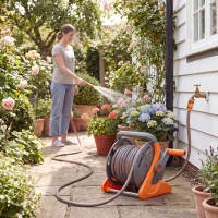 Outsunny Portable Garden Hose Reel, 20+2 m Wall Mounted Hose Reel with 2 Patterns Spray Nozzle and Crank Handle, Orange(m-9)