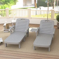 Outsunny Sonnenliege Gartenliege mit Seitentisch Holzoptik Liegestuhl mit 5-Fach verstellbare Rückenlehne Hellgrau(m-8)
