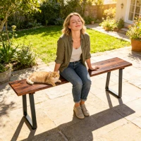 Outsunny Banc de Jardin en Bois Sans Dossier en Bois, Pieds trapézoïdaux en acier, 2 Places à Effet Bois, 150x28x48cm, Carbonisé(m-7)