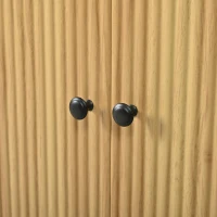 Hohes Sideboard mit Bogendecke, Glasvitrinentüren, Wellenmuster, 78 x 40 x 176 cm, Naturfarbe(m-10)