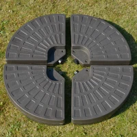 Outsunny Lot de 4 pieds de parasol poids de lestage pour parasols déportés - A remplir d'eau et de Sable jusqu'à 100 kg - dim. totales 100L x 100l x 10H cm HDPE café(m-10)