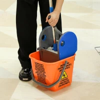 HOMCOM Căruț de curățenie cu 3 rafturi, sac pentru gunoi și storcător, 111x63.3x103 cm, gri-albastru și portocaliu(m-9)