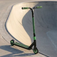 SPORTNOW Akrobatik-Scooter für Tricks Freestyle-Scooter mit ABEC-9-Lagern 120-mm-Rädern 360°-Rotation für Skatepark Grün(m-4)