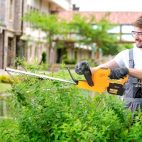 Outsunny 20" Cordless Hedge Trimmer, 18V Electric Hedge Cutter with 51cm Dual Action Blade, 2 x 4000mAh Batteries and Brushless Motor for Garden Branches, Shrubs, Twigs, Orange(m-2)