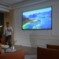 HOMCOM Écran de Projection 120" 4:3 HD 4K, Boîtier en Métal, Écran Hauteur Réglable Manuellement, 244x183cm, Blanc(m-10)