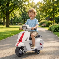 AIYAPLAY Moto Elettrica per Bambini Licenza Vespa, Batteria Ricaricabile 6V, Rotelle e Luci, Età 2-4 Anni, Bianco(m-2)
