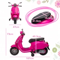 AIYAPLAY Motocicletă electrică pentru copii cu licență Vespa, roți ajutătoare, far și muzică, PP și metal, 107x47x73 cm, Roz(m-3)
