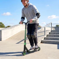 SPORTNOW Scooter Acrobático para Trucos Patinete Freestyle con Rodamientos ABEC-9 Ruedas 120 mm Giro 360° para Skatepark Verde(m-10)