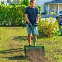 Outsunny Esparcidor de Compost 75 L 61x40 cm para Césped y Jardín con Mango en T Cesta de Malla Metálica Verde(m-2)