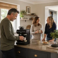 HOMCOM 15 Bar Coffee Machine with Adjustable Grind, Steamer and Accessories, Good Housekeeping Institute Approved, Black(m-2)