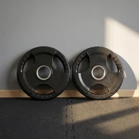 SPORTNOW Disques de poids en fonte, plaques de poids 2 x 5 kg, à 3 poignées avec trous de Ø 50 mm, couverture en caoutchouc, noir(m-2)