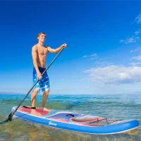Outsunny Planche de stand up paddle gonflable, pagaie en aluminium réglable, planche antidérapante avec accessoires et sac de transport, dim. 320L x 76l x 15H cm, bleu et blanc(m-10)
