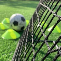 SPORTNOW Football Rebounder Net, Portable Kickback Football Rebounder Net with Carry Bag and Ground Stakes(m-10)