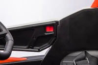 12V Elektro-Kinderfahrzeug 2‑Sitzer, Front-/Heck-Stoßdämpfung und Schaukel-Funktion, 111x70x63 cm, Weiß+Hellorange(m-19)