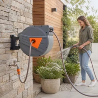 Outsunny Enrouleur Tuyau Arrosage Mural 40+2 m x Ø 15mm, Dévidoir de Tuyaux d'Eau Rétractable Automatique Pivotant à 180°, Orange(m-10)