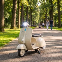 AIYAPLAY Moto Électrique Enfants VESPA sous Licence, Vitesse Max 5 Km/h, Musique & Lumière, 3+ ans, Blanc(m-2)