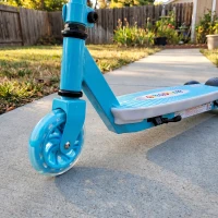 AIYAPLAY Electric Scooter for Kids Aged 4-7 Years, with Flashing LED Lights, Rear Auxiliary Wheels, Blue(m-9)
