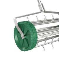 Outsunny gazonbeluchter handvat lengte verstelbaar handverticuteer gazonbeluchter spiked roller gazon rollende gazonbeluchter onderhoud tuin verzinkte buis groen + zilver 135 x 42,5 x 15 cm(m-12)