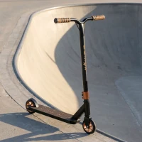 SPORTNOW Trotinete Acrobática com Guiador 360° Rolamentos ABEC-9 Rodas de PU de 120 mm Estrutura de Alumínio 66x47x81 cm Dourado(m-9)