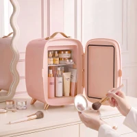 HOMCOM Nevera para Cosméticos Pequeña con 6L Capacidad con Puerta con Espejo y Luces LED Ajustables 24,3x19,4x35,6 cm Rosa(m-12)