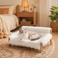 PawHut Canapé pour Chien Chat Lit Surélevé en Bois, Coussin Amovible en Peluche, Pieds Antidérapants, 70 x 47 x 30 cm, Blanc(m-17)