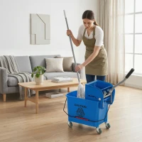 HOMCOM Chariot de ménage chariot de lavage essoreuse latérale seau 20 L, poignée et serpillère, 45 x 26,5 x 70 cm, bleu(m-11)
