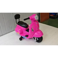 AIYAPLAY Mota Elétrica Infantil com Licença Mini Vespa GTS, 2 Rodas Auxiliares, Bateria de Lítio, Farol, Buzina, Encosto, Rosa(m-6)