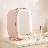 HOMCOM Nevera para Cosméticos Pequeña con 6L Capacidad con Puerta con Espejo y Luces LED Ajustables 24,3x19,4x35,6 cm Rosa(m-6)