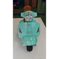 AIYAPLAY Mota Elétrica Infantil Mini Vespa GTS com 2 Rodas Auxiliares, Bateria de Lítio, Farol, Buzina e Encosto, Verde(m-7)