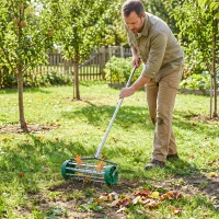 Outsunny Rouleau aérateur pour pelouse avec Manche télescopique 98L x 45l x 87H cm Vert(m-9)