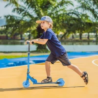 HOMCOM Patinete Infantil Plegable con Luces Música Altura Ajustable Ruedas Brillantes Pedal LED Carga 50kg 67x32x65-78 cm Azul(m-2)