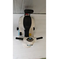 AIYAPLAY Moto électrique enfant Mini Vespa GTS 6V Moto électrique avec batterie lithium Siège ergonomique Dossier 1,5-3 ans(m-3)